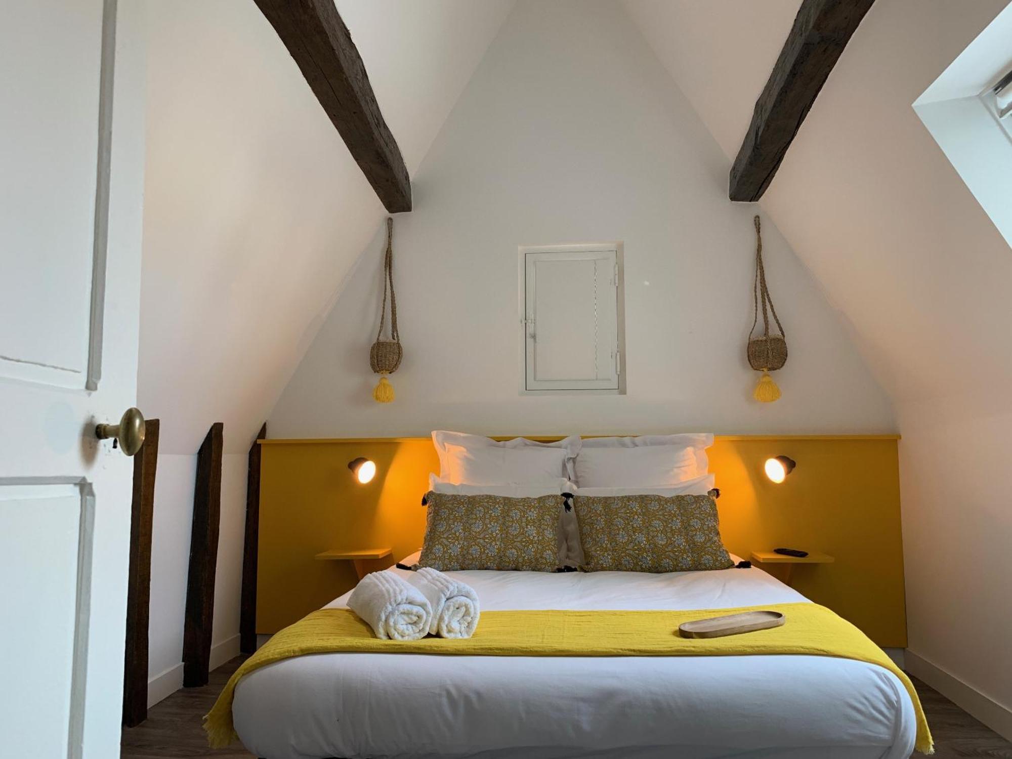 Logis St Joseph Angers Exterior foto