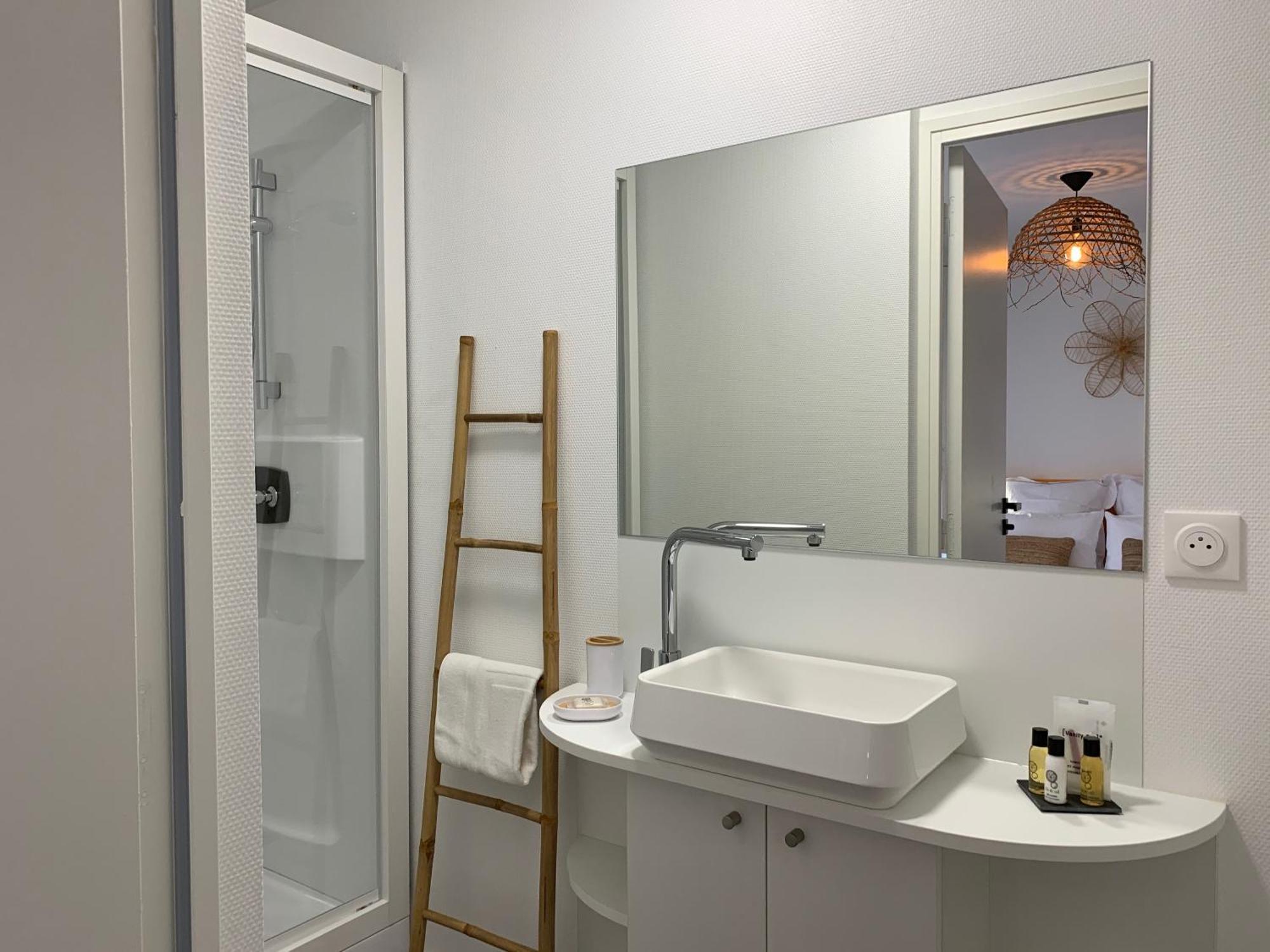 Logis St Joseph Angers Exterior foto