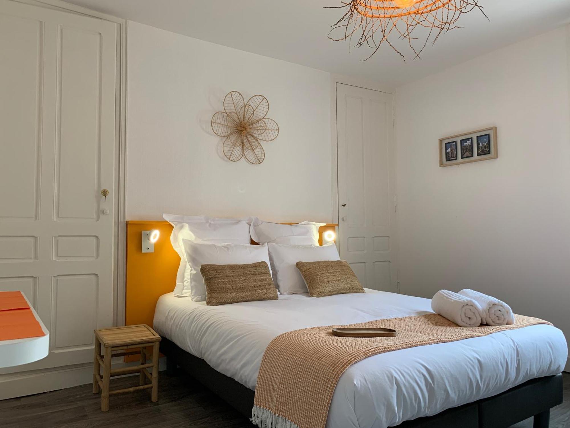Logis St Joseph Angers Exterior foto