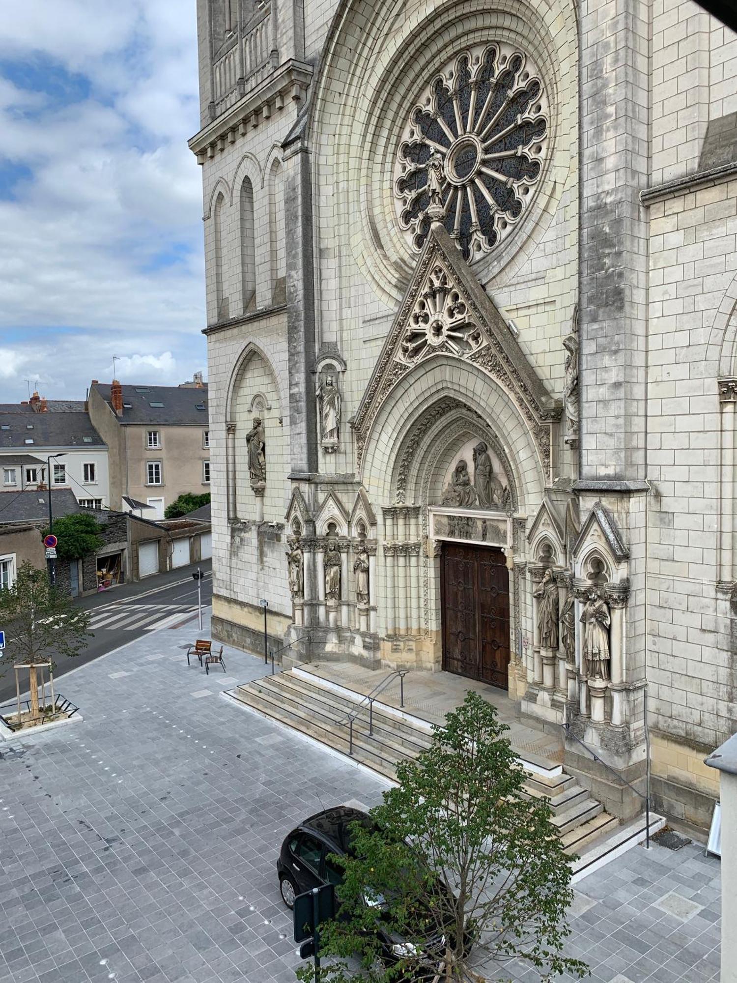 Logis St Joseph Angers Exterior foto