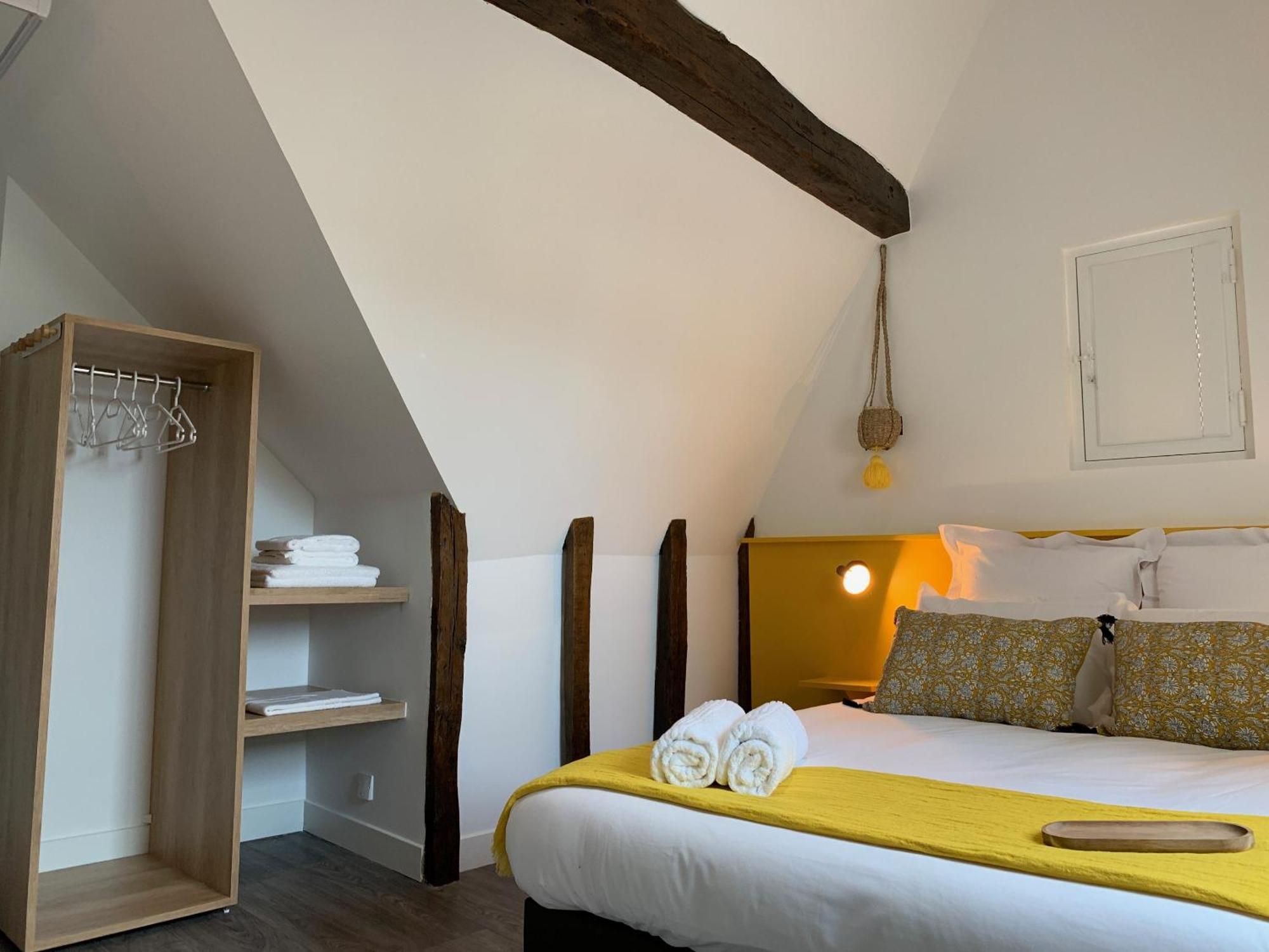 Logis St Joseph Angers Exterior foto